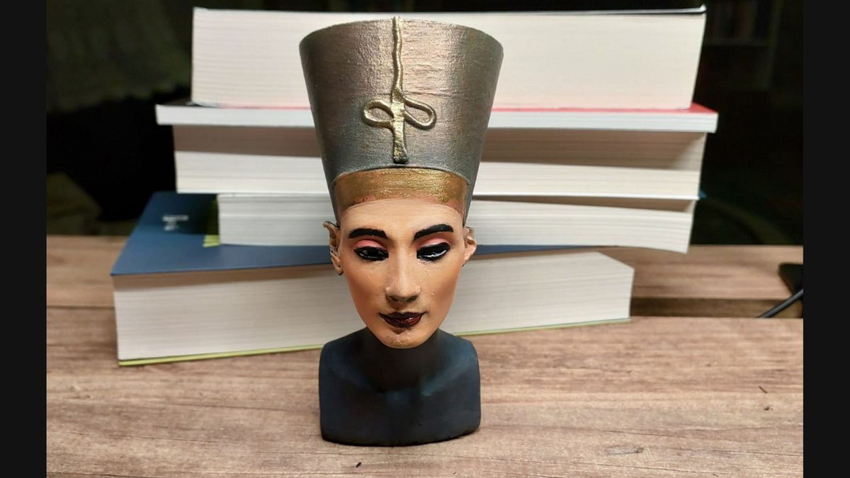Makes - Bust of Nefertiti - Real 3D-SCAN