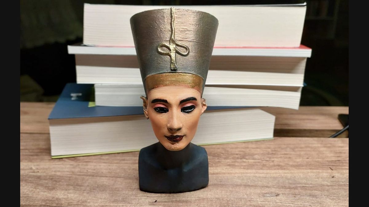 Makes - Bust of Nefertiti - Real 3D-SCAN